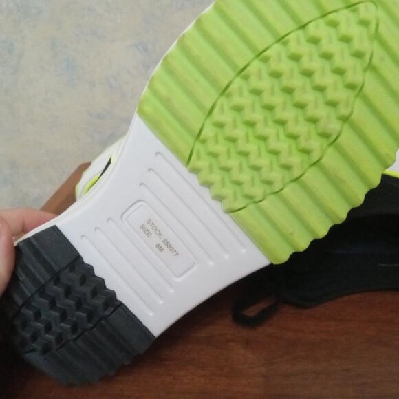 Joy athletic shoes size 8 - EUC - Picture 2 of 3